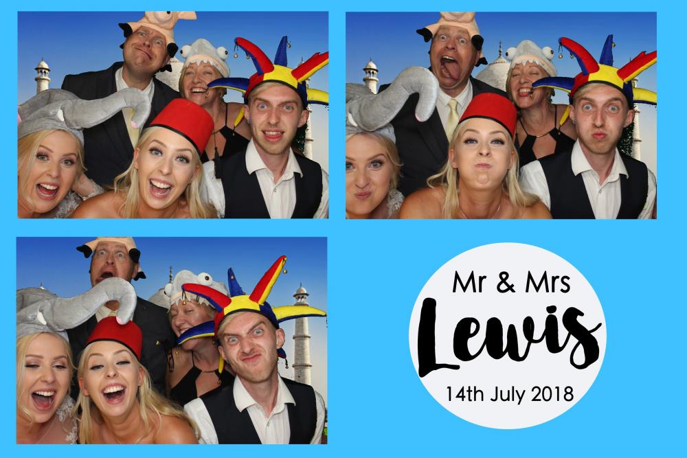 Mr & Mrs Lewis's Wedding | View more photos from the event at images.mobile-photo-booth.com/u/MobilePhotoBoothUK/Mr-Mrs-Lewiss-Wedding